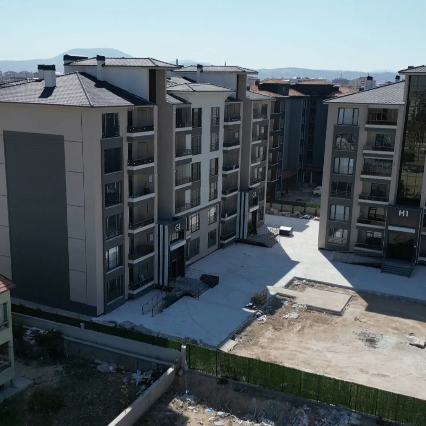 Akasya Park Complex 82-Apartment Residential Building - Image 1