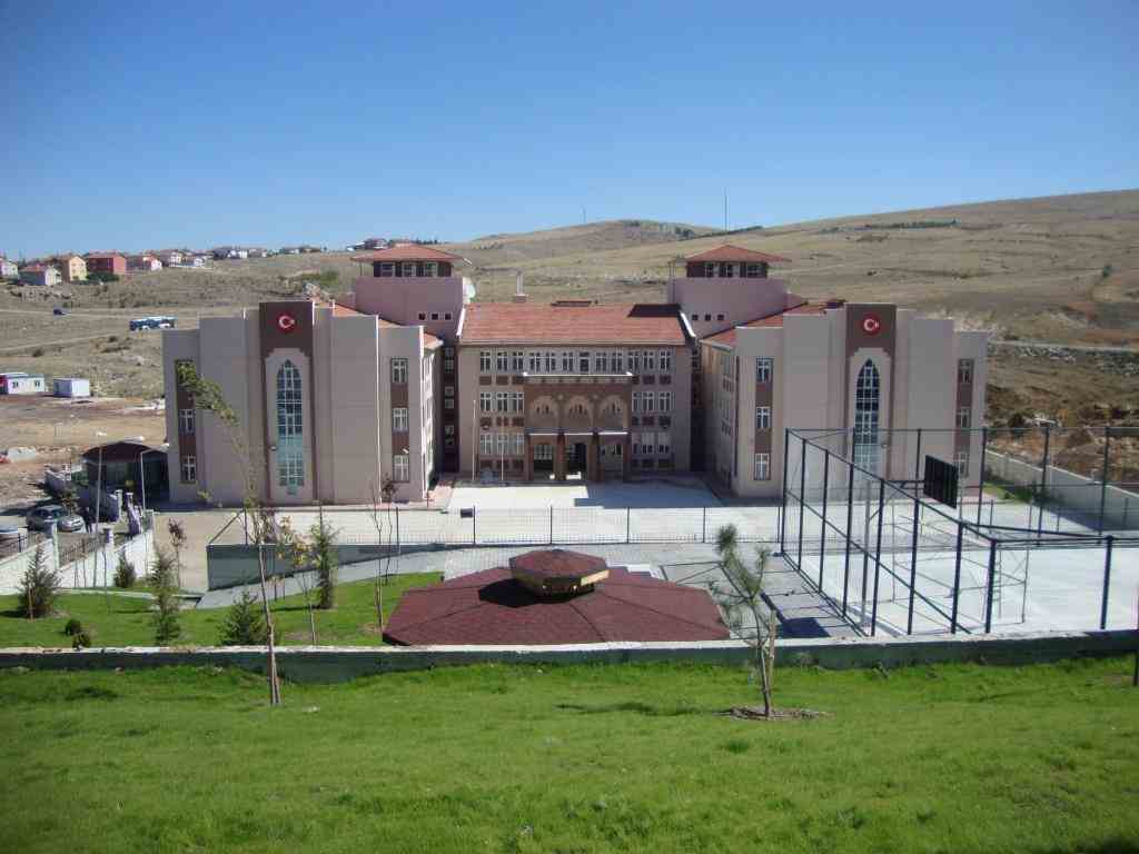 TOKİ Gömeç 24-Classroom Middle School - Image 1